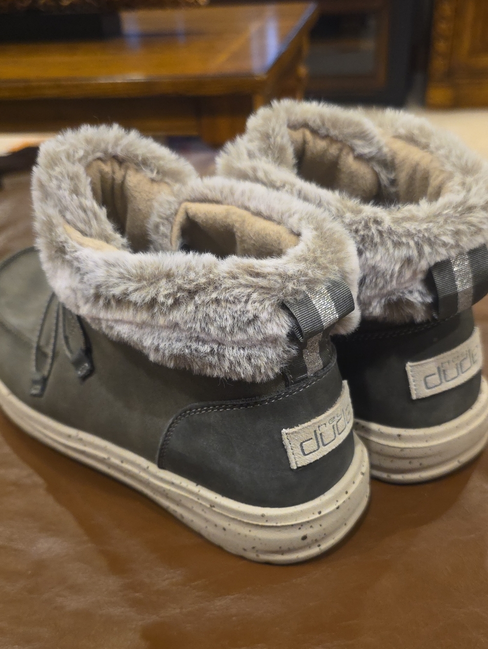 Hey Dude Eloise Bruno Women's Grey Faux-Fur Cuff Casual Ankle Boots. Size 11